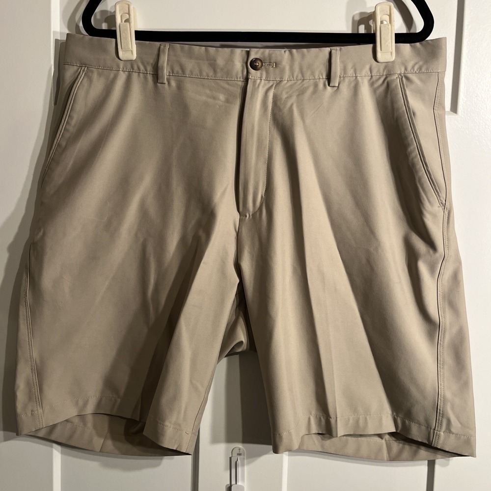 Greg Norman Men's Performance Golf Shorts Beige Size 38